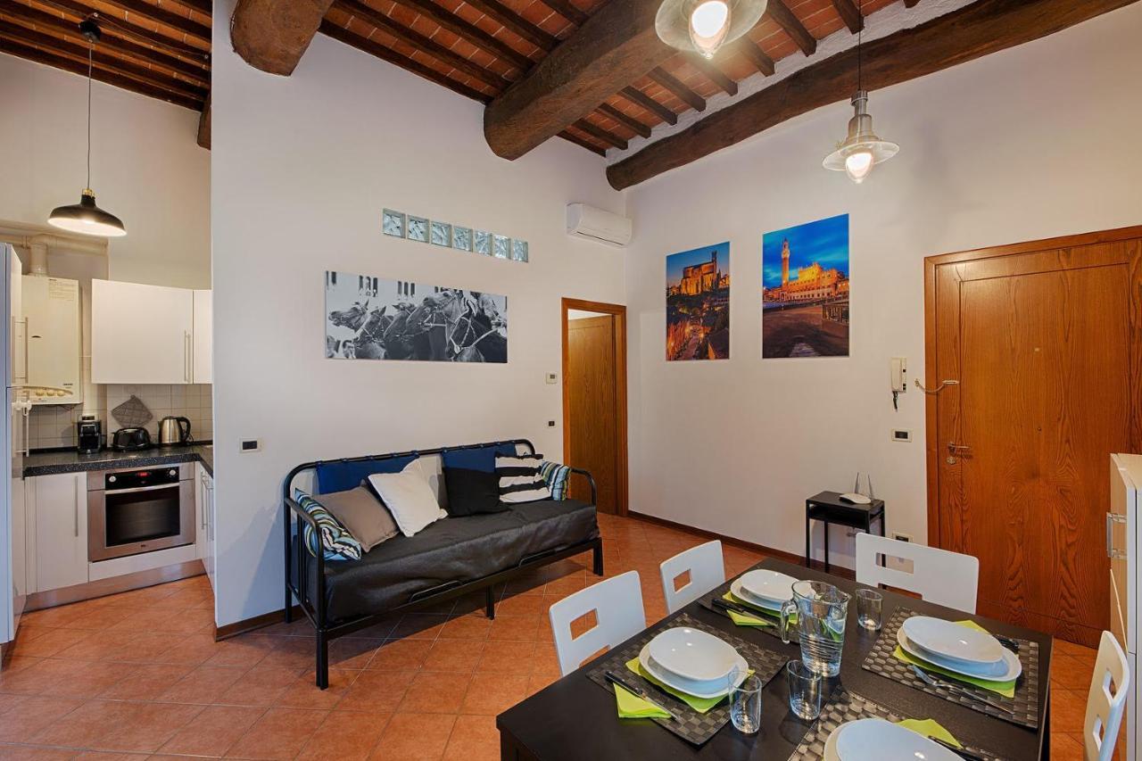 Casazappa - In Centro A Piedi, Parcheggio E Giardino Privato Appartement Siena Buitenkant foto